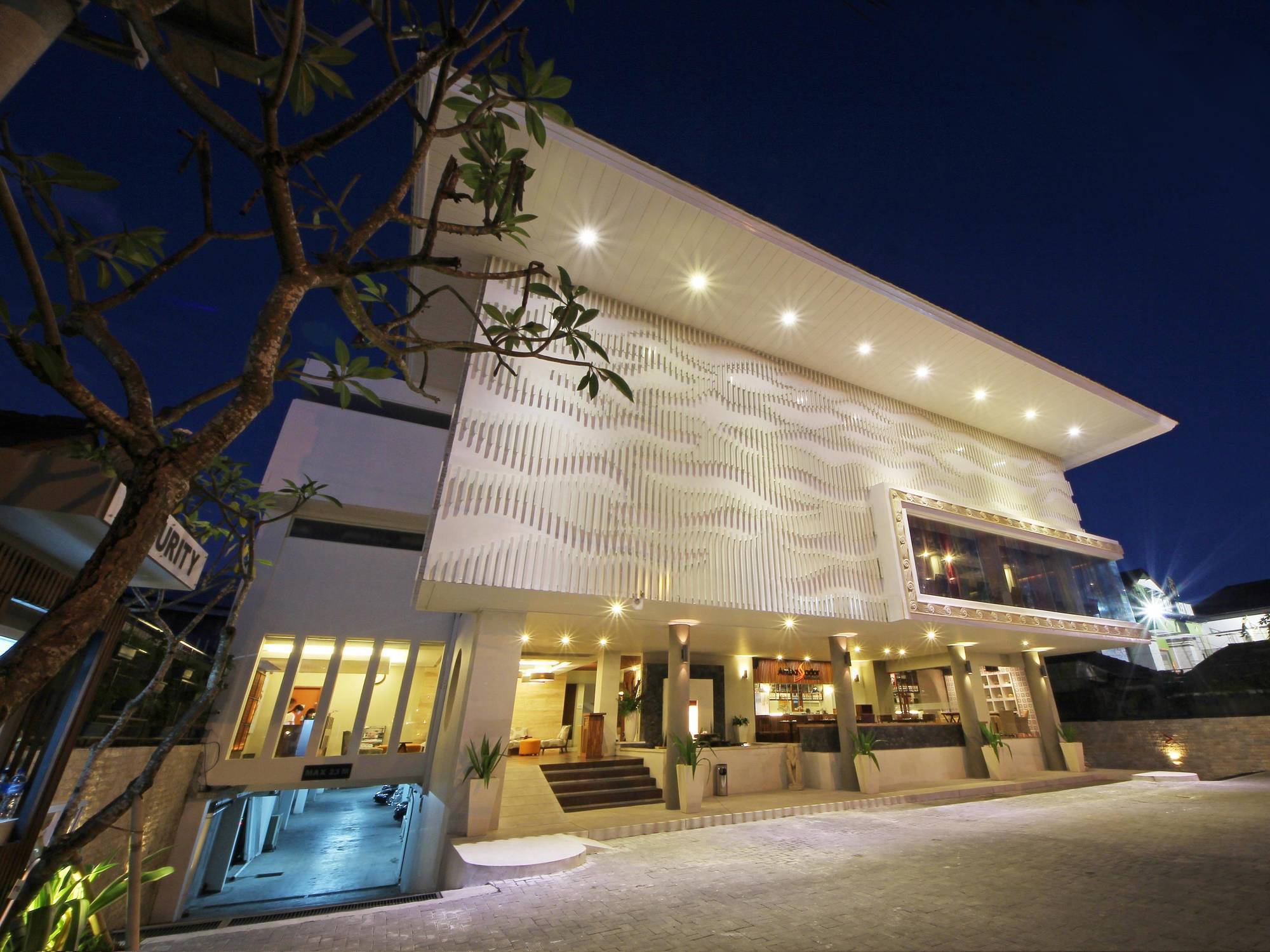阿迪加娅日落酒店 庫塔 外观 照片